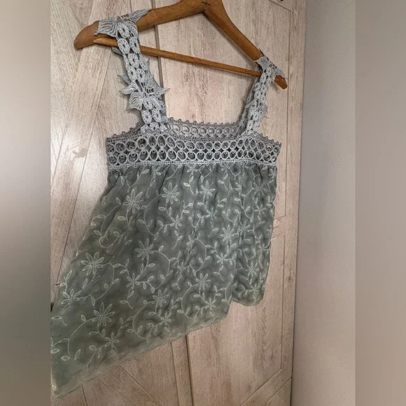 POL Green Floral Lace Strap Tank Top – Size S - Picture 6 of 7